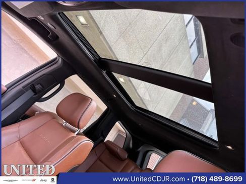 Certified 2017 Jeep Grand Cherokee Summit w/ Platinum Series Group image 13