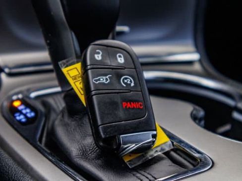 Used 2018 Jeep Grand Cherokee Altitude AWD/4WD image 28
