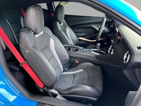 Used 2023 Chevrolet Camaro SS RWD image 9