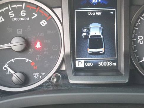 Used 2022 Toyota Tacoma TRD Off-Road w/ Technology Package image 25