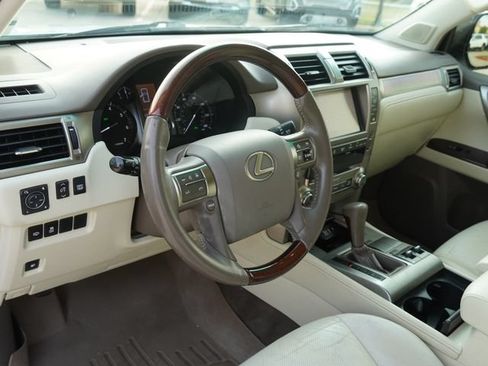 Used 2014 Lexus GX 460 w/ Premium Package AWD/4WD image 18