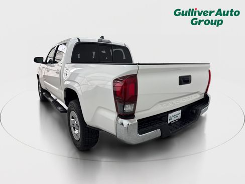 Used 2022 Toyota Tacoma SR5 RWD image 5