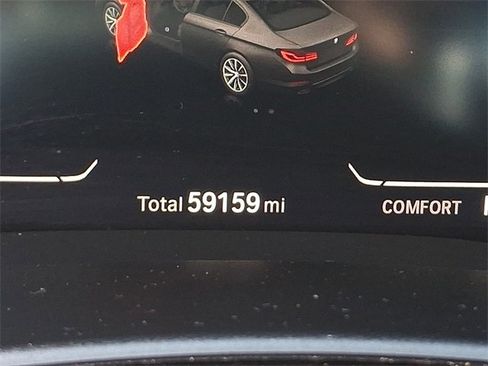 Used 2020 BMW 530e xDrive w/ Premium Package image 21