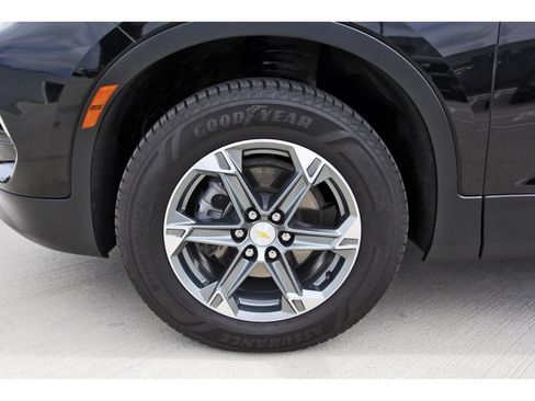 Used 2024 Chevrolet Blazer LT w/ Convenience Package FWD image 30