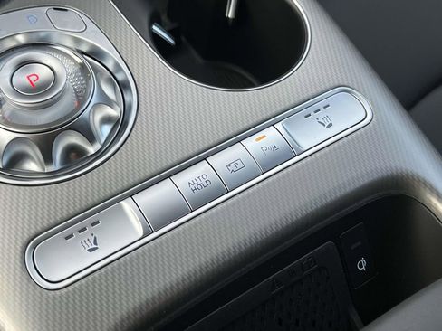 New 2025 Genesis GV60 Advanced image 33