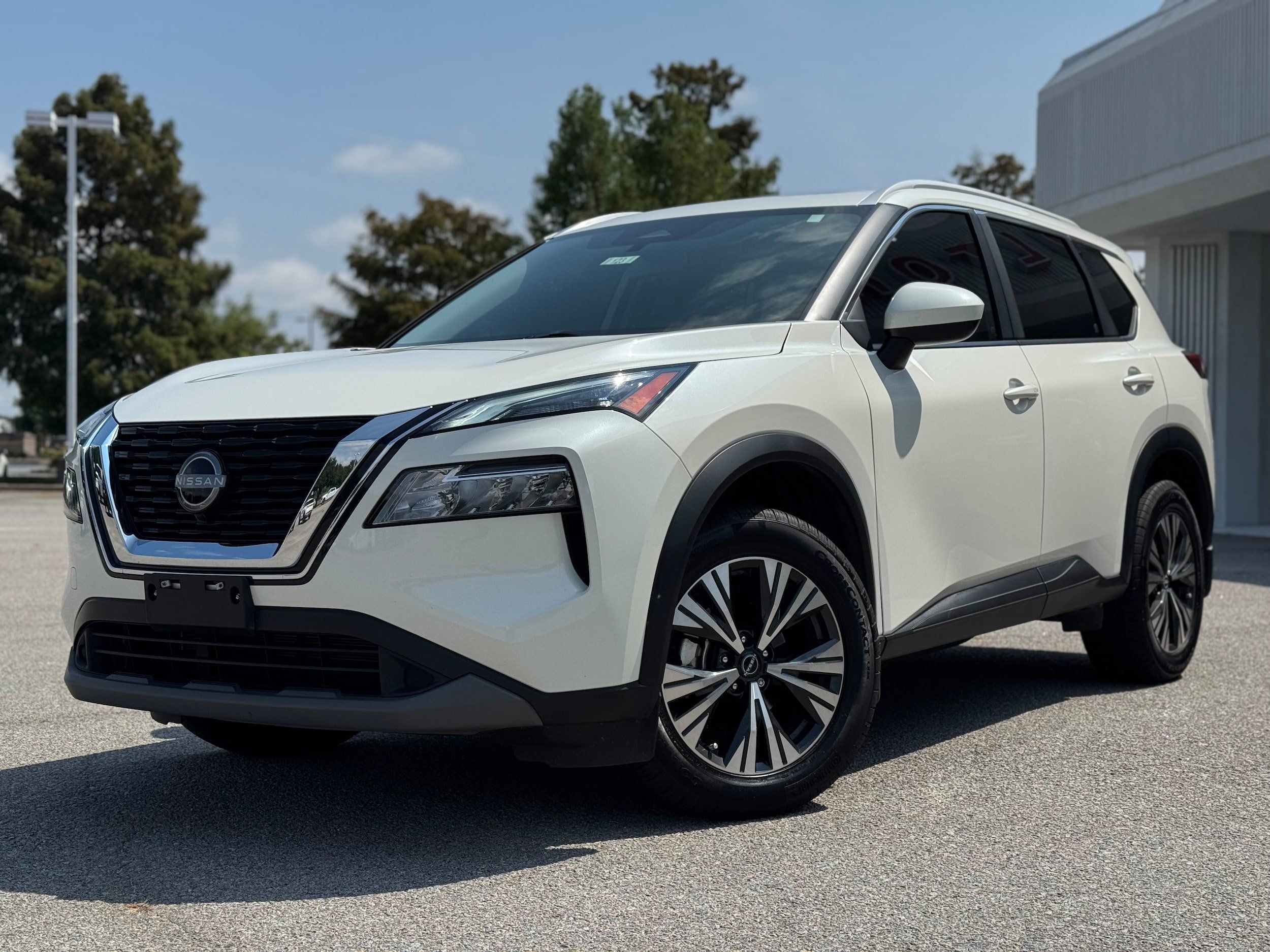Used 2023 Nissan Rogue SV w/ SV Premium B Package AWD/4WD image 5