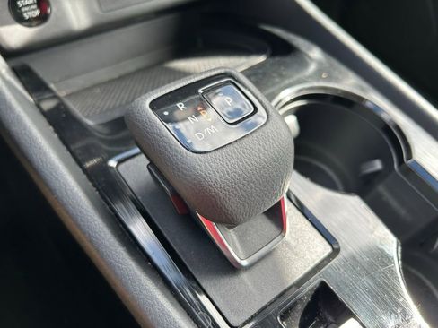 Used 2024 Nissan Rogue SV FWD image 27