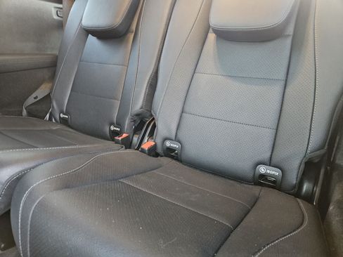 Used 2021 Mercedes-Benz GLS 450 4MATIC image 30