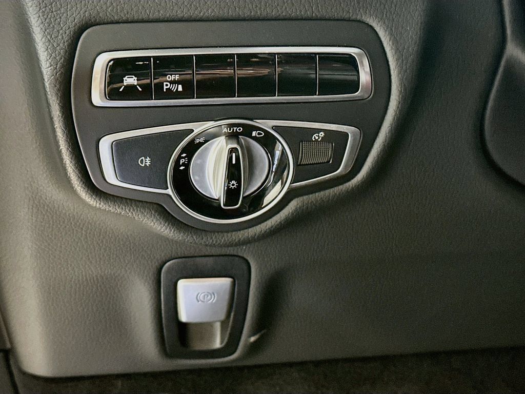 Certified 2021 Mercedes-Benz G 63 AMG 4MATIC w/ G Manufaktur Interior Package image 11
