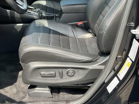 Used 2025 Honda CR-V EX-L image 29
