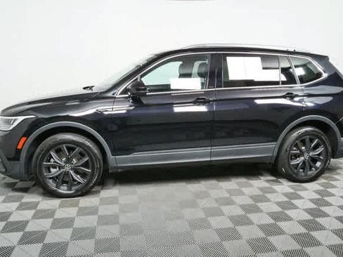 Used 2024 Volkswagen Tiguan SE FWD image 32