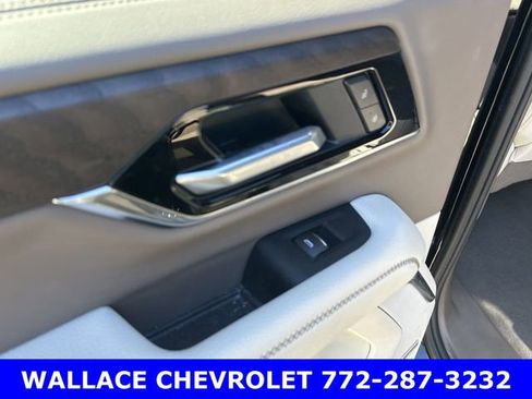 Certified 2025 GMC Yukon XL Denali image 12