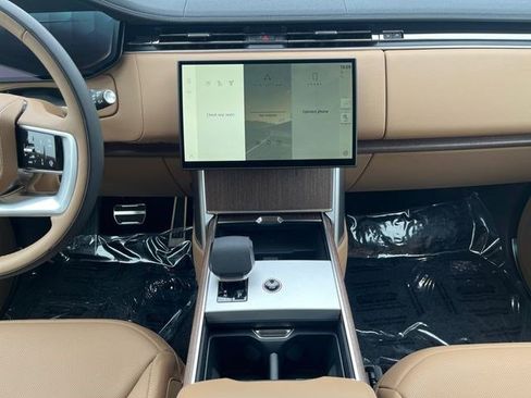 New 2026 Land Rover Range Rover Long Wheelbase SE AWD/4WD image 17