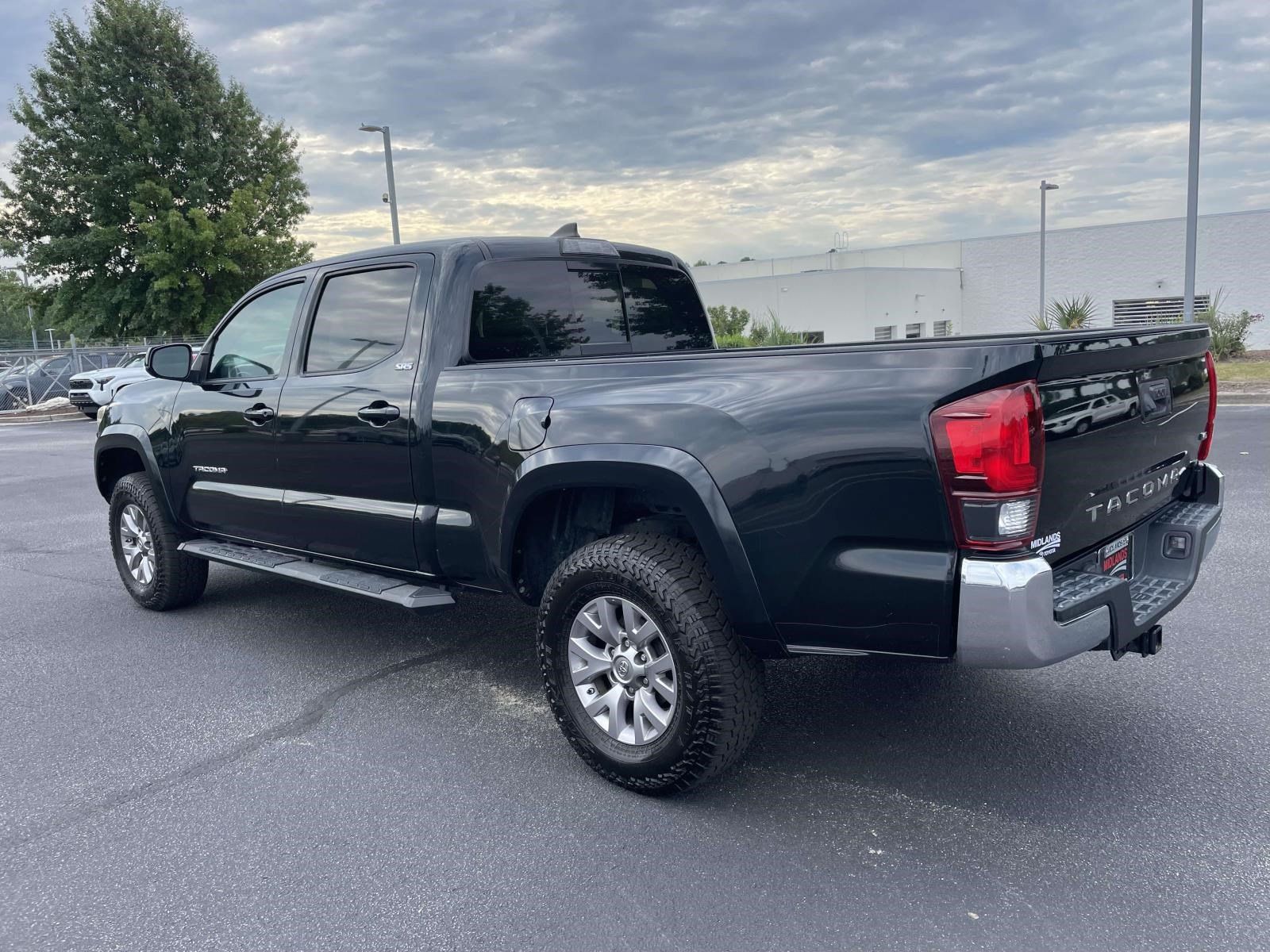 Used 2018 Toyota Tacoma SR5 RWD image 4