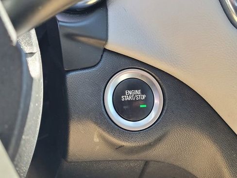 Used 2023 Chevrolet Equinox LS AWD/4WD image 18