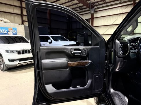 Used 2020 GMC Sierra 2500 Denali w/ Denali Ultimate Package AWD/4WD image 11