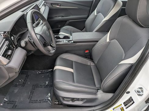 Used 2026 Toyota Camry SE FWD image 15