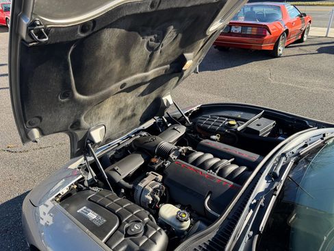 Used 2001 Chevrolet Corvette Coupe w/ Preferred Equipment Group1 image 5