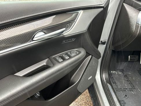 Used 2023 Cadillac XT5 Sportv image 24