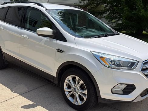 Used 2017 Ford Escape SE w/ Equipment Group 201A AWD/4WD image 8
