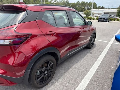 Used 2024 Nissan Kicks SR w/ SR Premium Package FWD image 7