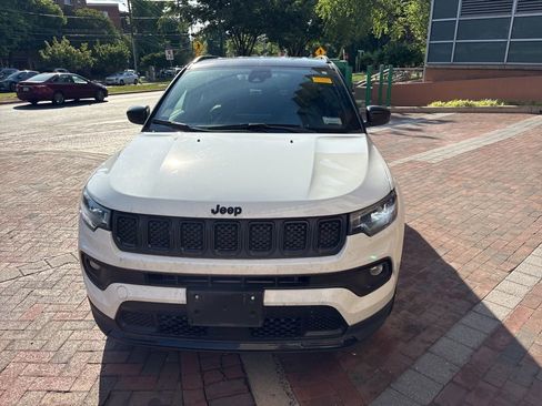 Used 2023 Jeep Compass Latitude AWD/4WD image 8