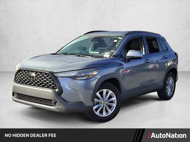 Used 2022 Toyota Corolla Cross LE FWD image 1