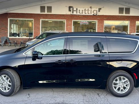 New 2026 Chrysler Voyager LX image 2