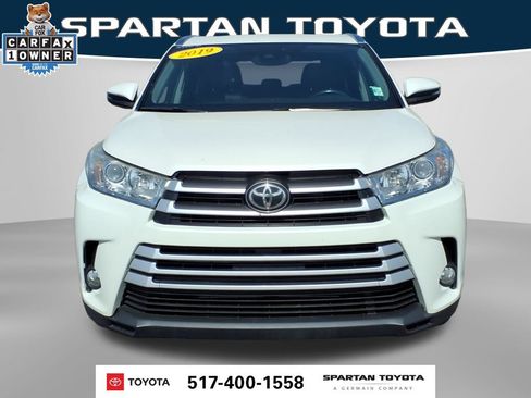 Used 2019 Toyota Highlander XLE AWD/4WD image 2