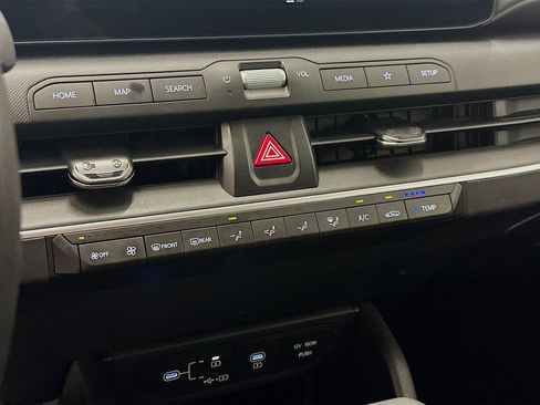 Used 2025 Kia K4 FWD image 23