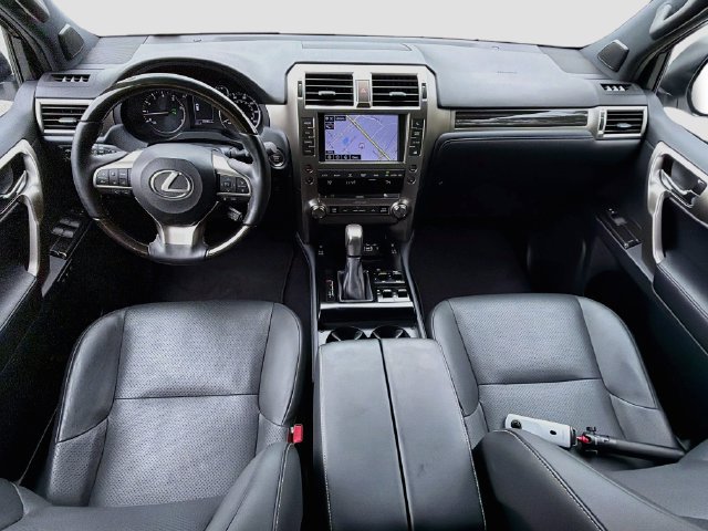 Used 2021 Lexus GX 460 Luxury w/ Accessory Package AWD/4WD image 16