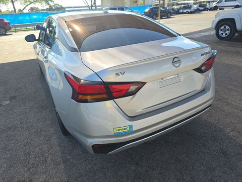 Used 2023 Nissan Altima 2.5 SV FWD image 7