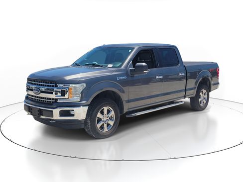 Used 2018 Ford F150 XLT w/ Equipment Group 302A Luxury AWD/4WD image 3