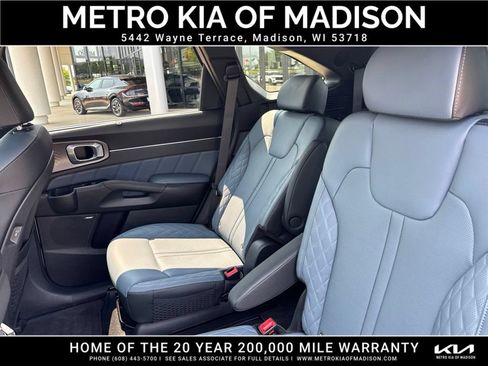 Used 2025 Kia Sorento SX Prestige AWD/4WD image 33