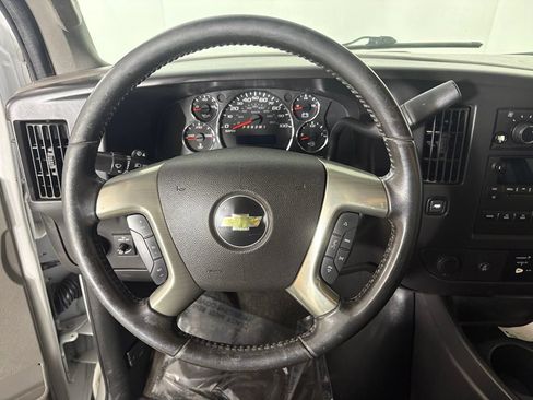 Used 2017 Chevrolet Express 3500 LT w/ LT Preferred Equipment Group RWD image 26