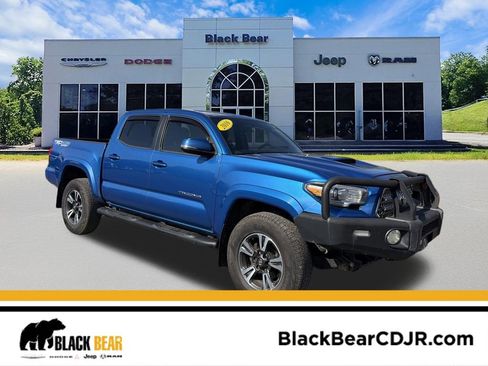 Used 2016 Toyota Tacoma TRD Sport w/ Towing Package AWD/4WD image 1
