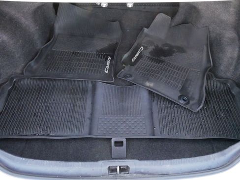 Used 2017 Toyota Camry XSE image 18