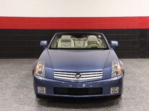 Used 2005 Cadillac XLR RWD image 12