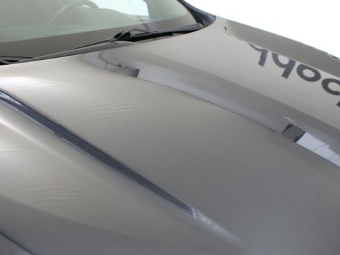 Used 2023 Chevrolet Equinox RS w/ LPO, Floor Liner Package FWD image 8
