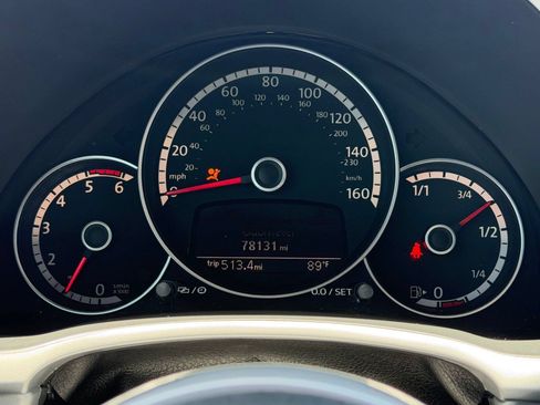 Used 2013 Volkswagen Beetle TDI FWD image 18