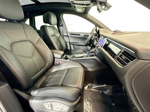 Used 2024 Porsche Macan Turbo image 26