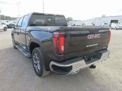 New 2026 GMC Sierra 1500 SLT w/ SLT Premium Plus Package image 9