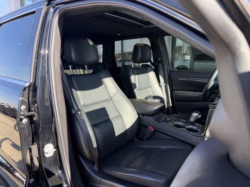 Used 2020 Jeep Grand Cherokee Limited image 22