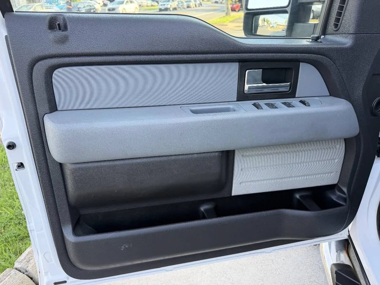 Used 2013 Ford F150 XLT w/ Luxury Equipment Group AWD/4WD image 19