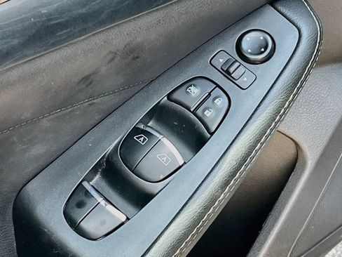 Used 2021 Nissan Maxima Platinum w/ Sport Mat Group FWD image 18
