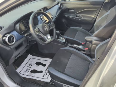 Used 2025 Nissan Versa SV FWD image 6