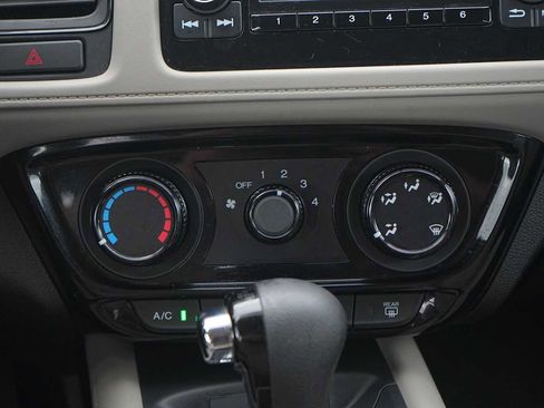 Used 2016 Honda HR-V LX image 23