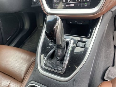 Used 2020 Subaru Outback Touring AWD/4WD image 28