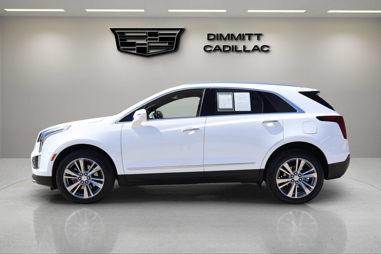 Used 2024 Cadillac XT5 Premium Luxury FWD image 8