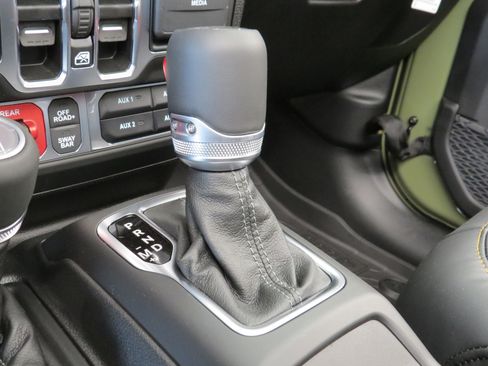 New 2025 Jeep Wrangler Unlimited Rubicon 392 image 28